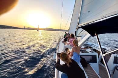 Barcelona: Luksus privat yacht-krydstogt ved solnedgang