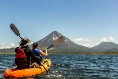 La Fortuna: Guidad kajaktur med frukt vid Arenalsjön