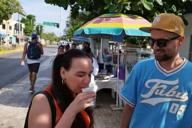 Tulum: Vegan Walking Food Tour with Tasting