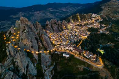 Fra Castelmezzano: Guidet vandretur til Pietrapertosa og tilbage
