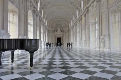 La Venaria Reale adgangsbillet og hop-on-hop-off-bustur
