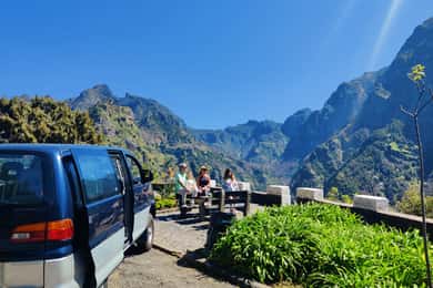Visita guiada de Van às Montanhas Orientais (Do Funchal)