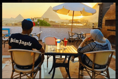 Cairo: Private Dinner at the Pyramids with Light Show