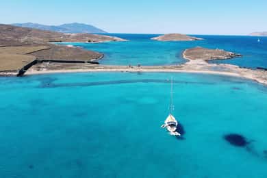Mykonos: Rhenia Island Sunset Cruise with Transfer and Meal
