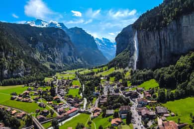 Von Zürich aus: Wasserfalltal & Aareschlucht Tagestour