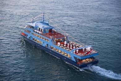 Istanbul: Bosporen-middagskryssning med show och privat bord