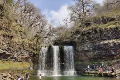 From Cardiff: Guided Hike to 6 Waterfalls in Brecon Beacons