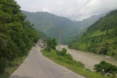 Chitwan: Traslado privado en coche de Chitwan a Katmandú