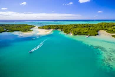 Speedbåt till Ile aux Cerfs: Heldag inkl lunch & transfer