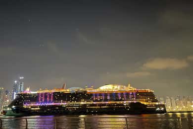Dubai: Private Luxury Night Bootstour