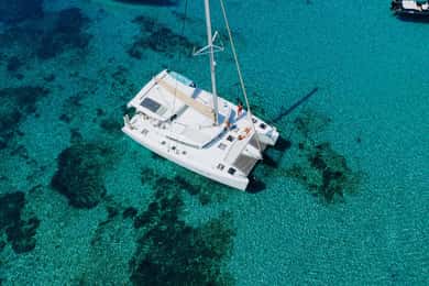Athene: Catamaran cruise met lichte lunch en wijn