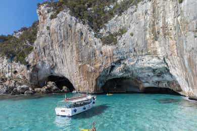 Von Cala Gonone aus: Grotta del Bue Marino Bootsfahrt