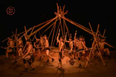 Hoi An: Teh Dar vietnamesisk bambus-sirkus på Lune Center