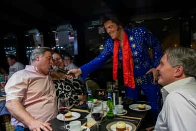 London: Middagscruise med Elvis Tribute på Themsen
