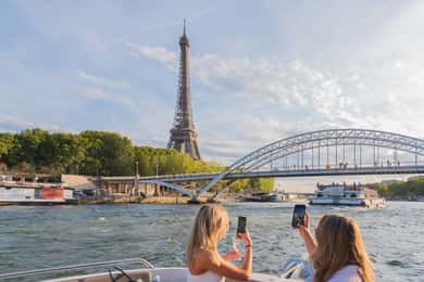 Paris: Private Seine River Cruise