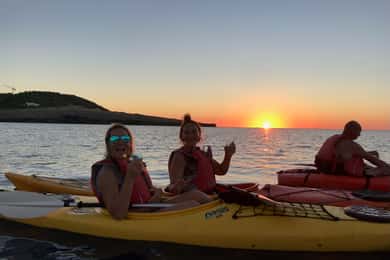 Ibiza: Seekajakfahren bei Sonnenuntergang und Meereshöhlen-Tour