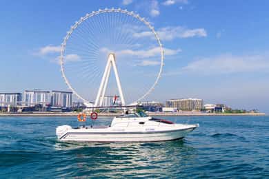 Dubai: Privétour langs de kust met Mini-jacht