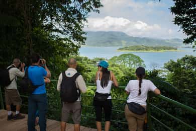 Arenal nationalparksäventyr med vandring och båttur