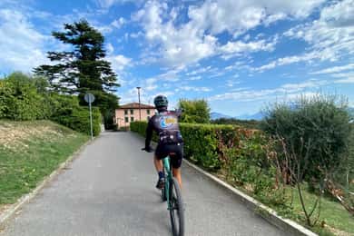Desenzano: e-Bike Tour with Wine Tasting