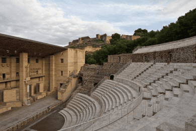 Sagunto: historische stadsrondleiding met gids & grotten van San José