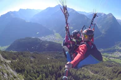 Mayrhofen: Höhenflug über den Bergen von Mayrhofen