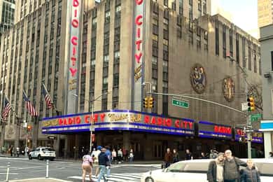 NYC: Privat Home Alone 2 Stretch Limousine-tur med Pizza