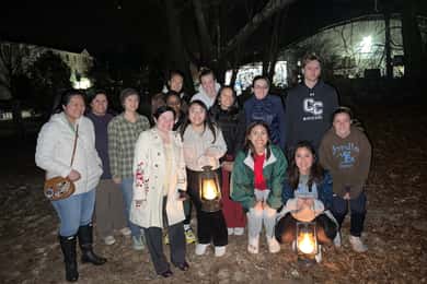 Mystic: Guided Graveyard Ghost Tour by Moonlight