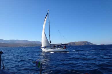 Chios: Sailing Boat Cruise to Oinouses with Meal & Drinks
