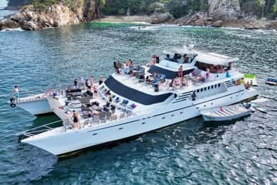 Puerto Vallarta: Yelapa Mega Yacht Cruise