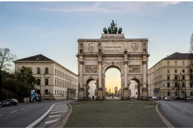 Munich : Private Walking Tour with A Guide (Private tour)