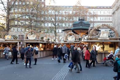 Düsseldorf: Altstadt und der Rhein