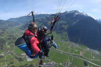 Mayrhofen: Paragliding-Abenteuer mit Höhenblick