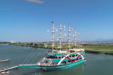 Side şehrinden: Transferli Tam Günlük Manavgat Tekne Turu