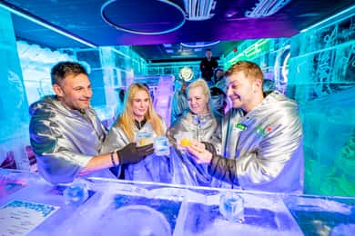 Inngangsbillett til Ice Pub Prague med nattklubbalternativ