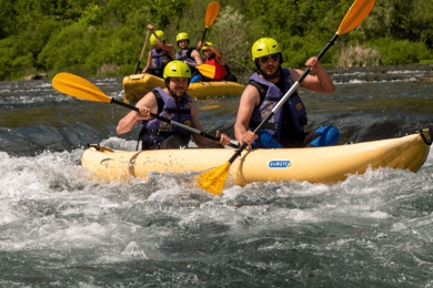 Guidede kano-rafting-eventyr på Cetina-floden