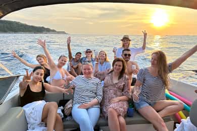Sorrento: Scenic Boat Tour with Aperitif