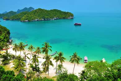 Samui: Passeio de barco pelo Parque Marinho de Angthong com traslado e refeições