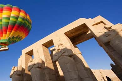 Safaga: Overnight Trip to Luxor with Balloon Ride & Hotel