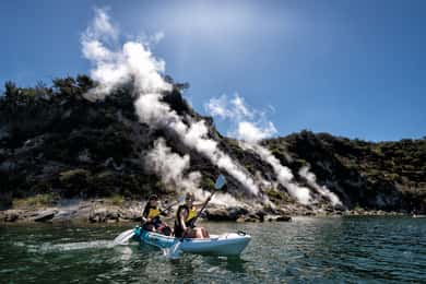 Rotorua: Waimangu Valley Walk and Steaming Cliffs Kayak Tour
