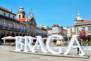 From Porto: Private Braga and Guimarães Tour with Pickup
