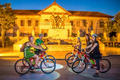 Chiang Mai’s Highlights: Sightseeing Night Bike Tour