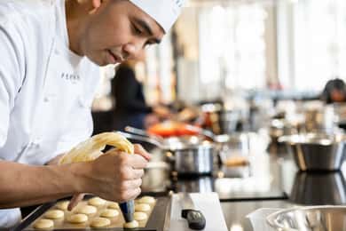 Paris: Konditoreikurs mit Ferrandi-Chef in den Galeries Lafayette