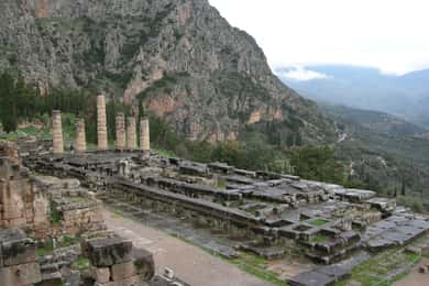 Delphi: Spanish guided one day tour