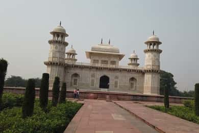 From Rishikesh: 2 Days Taj Mahal Agra Tour