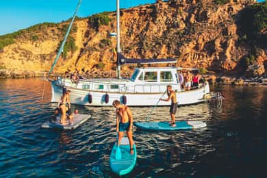 Palma: Tapascruise bij zonsondergang naar grotten of calas op een llaut