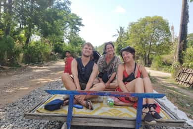 Battambang : Tuk-Tuk, train de bambou, grottes de Killing/Bat, coucher de soleil
