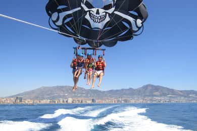 Fuengirola Fuengirola Limanından Deluxe Parasailing Uçuşu