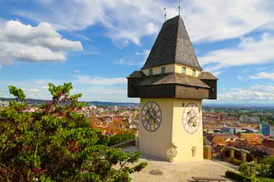 WWII-Themed Walking Tour with Graz Museum Option