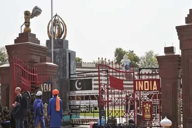 Wagah Border Retreat Ceremony With Dinner