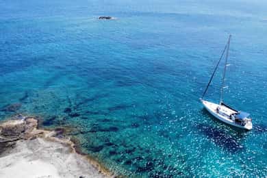From Paros: Private Sailing Cruise with Lunch and Snorkeling